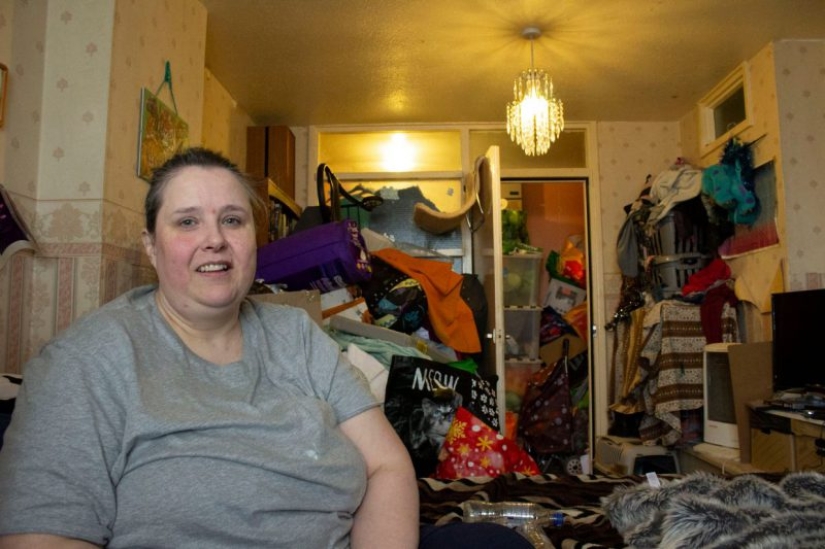 "El infierno en el que vivo": esto es lo que un acaparador británico ha convertido su hogar en