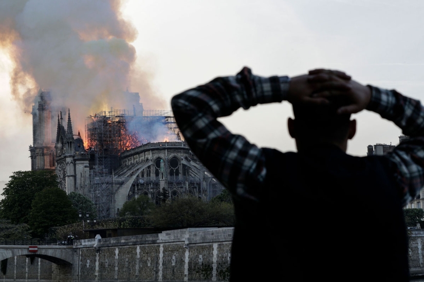 El marido de Salma Hayek donará 100 millones de euros para restaurar la catedral de Notre Dame incendiada