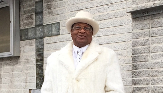 El misterio de la fashionista dominical de Baltimore