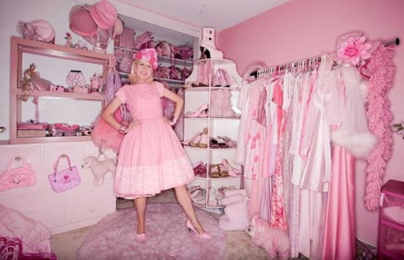 El mundo en tonos rosados: una mujer estadounidense se casó con su color rosado favorito El mundo en tonos rosados: una mujer estadounidense se casó con su color rosado favorito