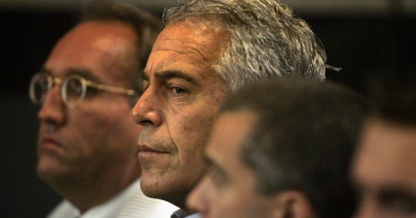 El pedófilo millonario Epstein se suicidó en prisión, pero su caso no está cerrado