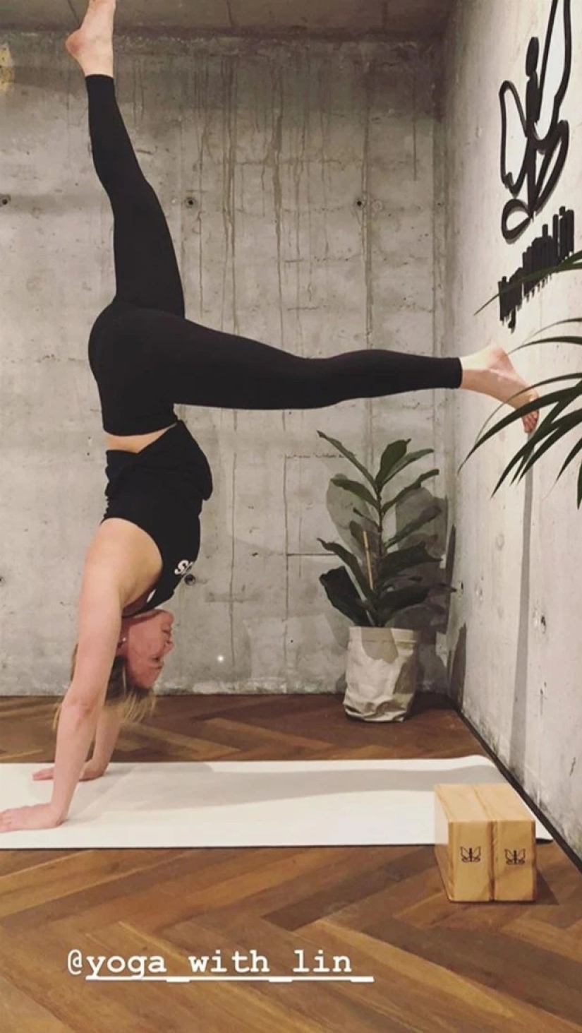 El stand "star": una nueva pose en Instagram, en la que las estrellas demuestran su flexibilidad y fuerza El stand "star": una nueva pose en Instagram, en la que las estrellas demuestran su flexibilidad y fuerza