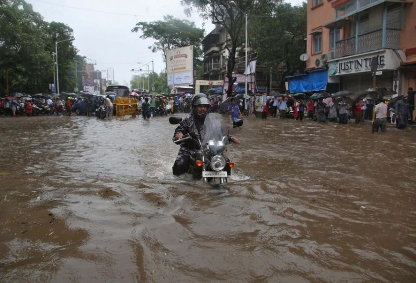 El sur de Asia sufre las peores inundaciones en una década, pero nadie habla de ello