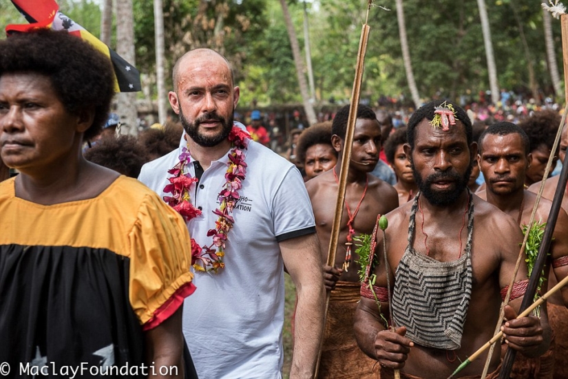 El tataranieto de Miklukho-Maklay visitó la tribu papú, que su antepasado exploró hace 150 años