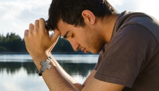 El Vaticano ha presentado el rosario" inteligente " eRosary, que te enseñará a rezar y te ayudará a contar calorías