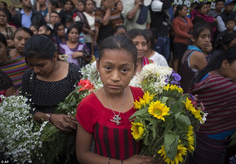 El volcán de Fuego en Guatemala mató a 69 personas en un día. El número de muertos está creciendo