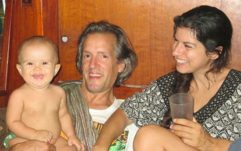 En la misma ola: la pareja ha estado viajando en alta mar durante 8 años y ha dado a luz a tres hijos durante este tiempo