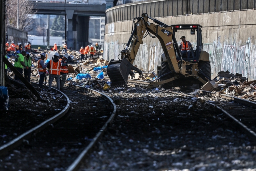 En los EE.UU., la tradición de robar trenes de correo se ha revivido En los EE.UU., la tradición de robar trenes de correo se ha revivido