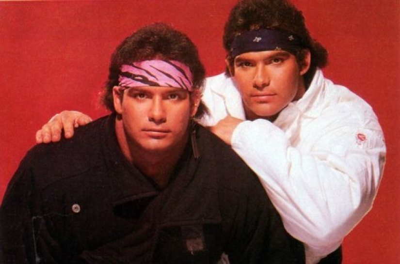 En los Estados Unidos, uno de los hermanos gemelos que interpretó los papeles principales en la comedia de los años 90 "Nannies" ha muerto