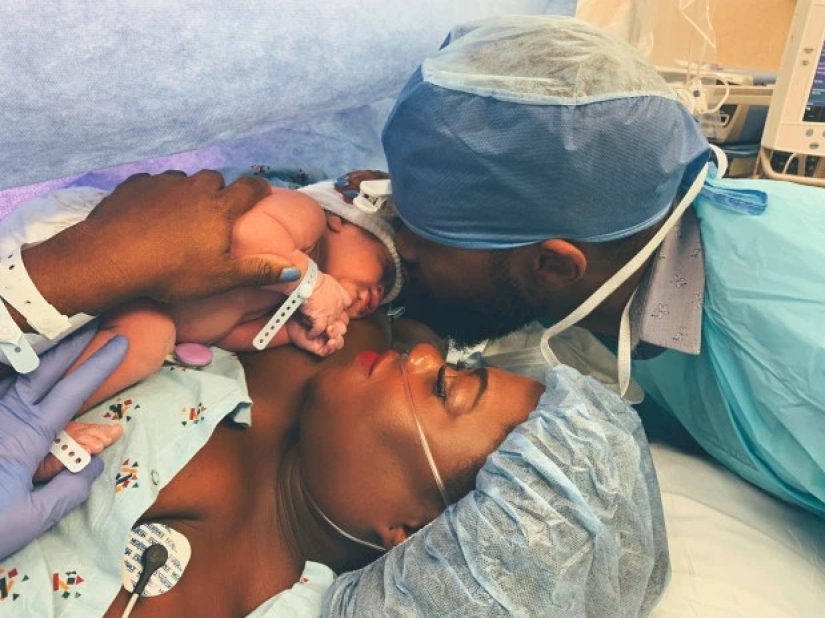 En plena preparación para el combate: la glamurosa madre hizo maquillaje profesional y aumentó sus pestañas antes de dar a luz