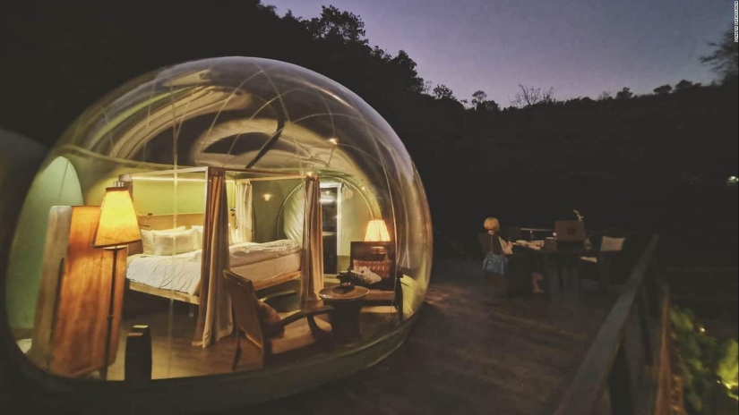 En Tailandia, el hotel ofrece alojarse en habitaciones de burbujas transparentes