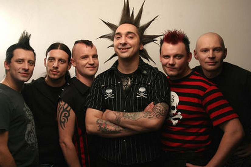 En Twitter, se les ocurren versiones "amables" de las canciones de "The King and the Fool", ¡y es divertido!