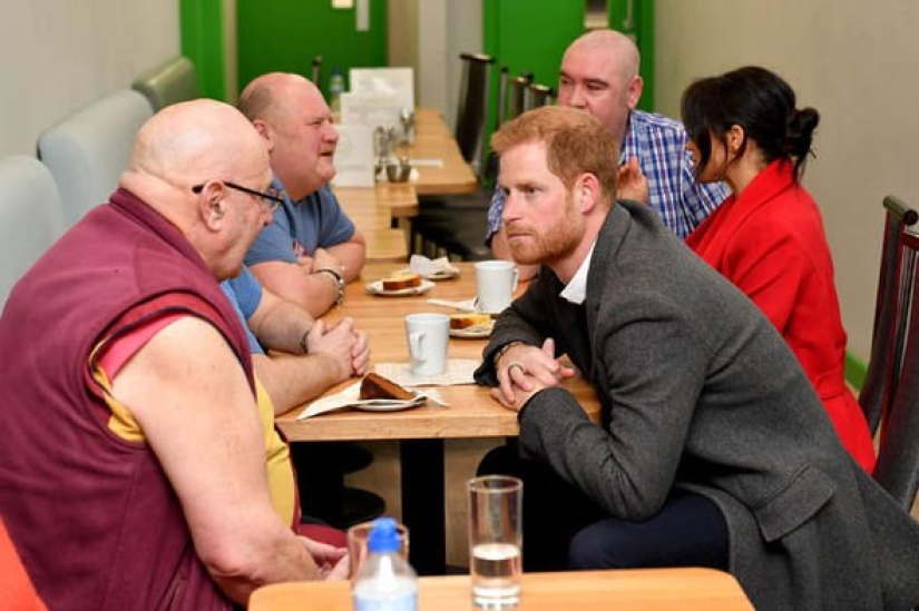 En un estado de conciencia alterada: el príncipe Harry está cambiando para mejor bajo la influencia de su esposa