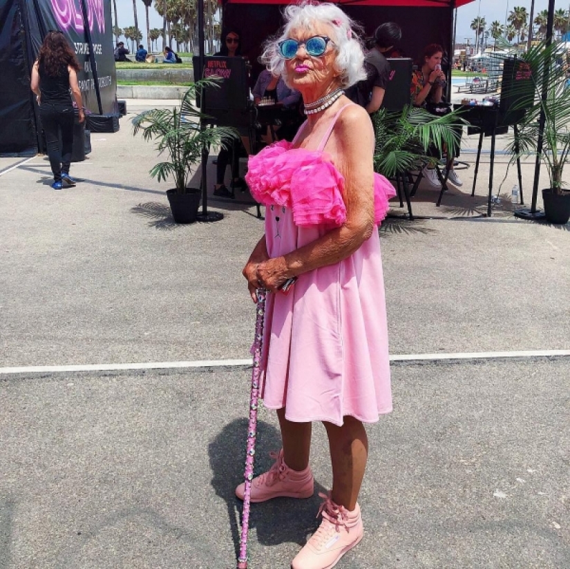 encendedor de abuelita de 91 años Helen Ruth van Winkle, o Cómo cumplir con la vejez encendedor de abuelita de 91 años Helen Ruth van Winkle, o Cómo cumplir con la vejez