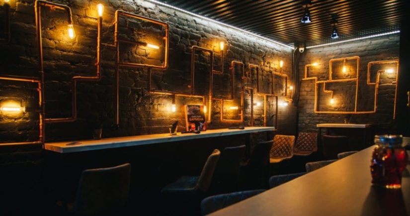 ¿Es un vaso de chupito? No "Huraño". El bar más deprimente del mundo se encuentra en la soleada San Petersburgo