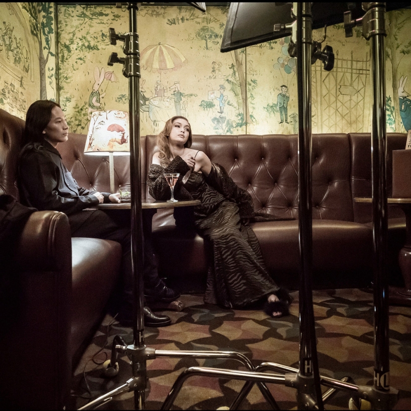 Eternas ambiciones femeninas: cómo fue el rodaje del nuevo calendario Pirelli