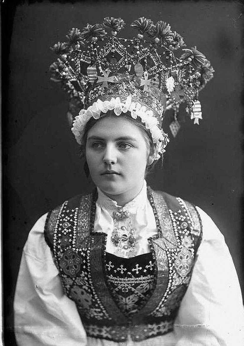 Fabulous outfits of Norwegian brides of the 1870s-1920s Fabulous outfits of Norwegian brides of the 1870s-1920s