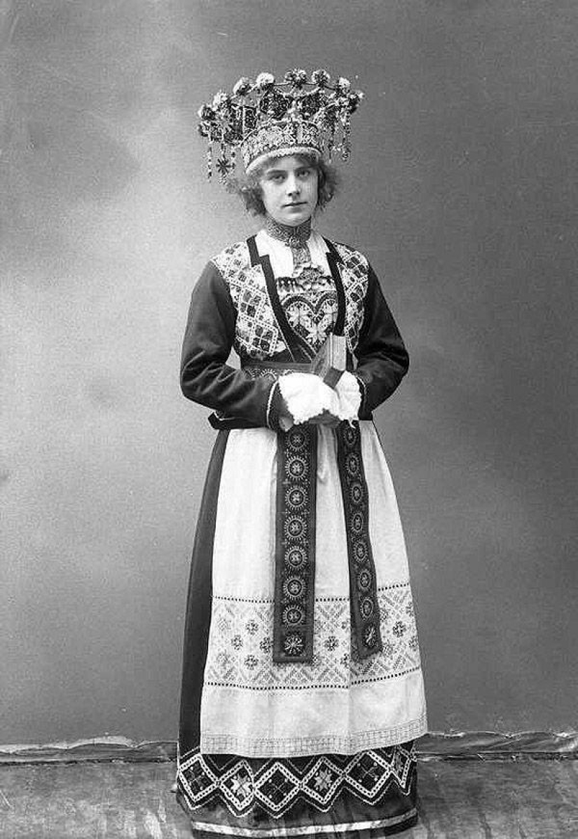 Fabulous outfits of Norwegian brides of the 1870s-1920s Fabulous outfits of Norwegian brides of the 1870s-1920s