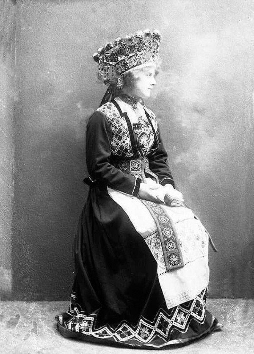 Fabulous outfits of Norwegian brides of the 1870s-1920s Fabulous outfits of Norwegian brides of the 1870s-1920s