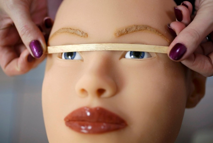 Factory of silicone "women"
