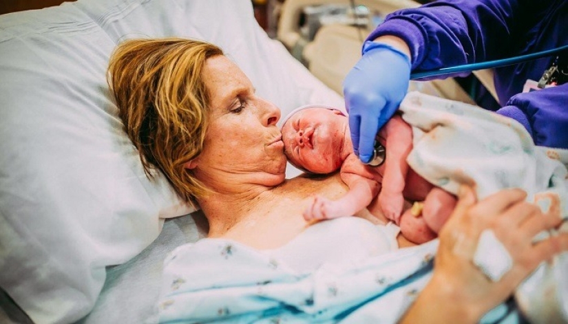 Family breakdown: A 61-year-old American woman carried and gave birth to a child for her gay son and his boyfriend