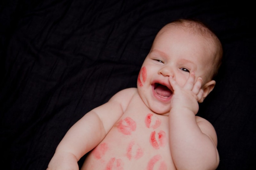 Family photo shoots that were unexpectedly spoiled... by the call of nature