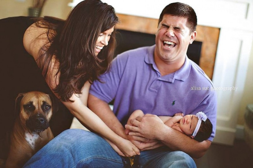 Family photo shoots that were unexpectedly spoiled... by the call of nature