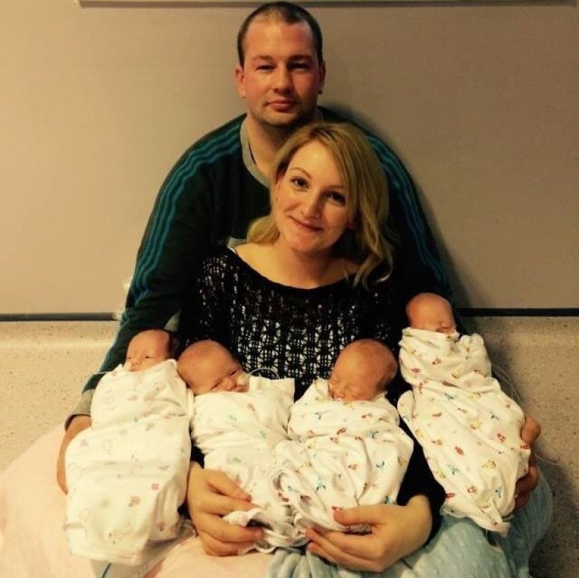 Felicidad multiplicada por 4 y preocupaciones divididas por 2: las matemáticas de criar cuatrillizos maravillosos
