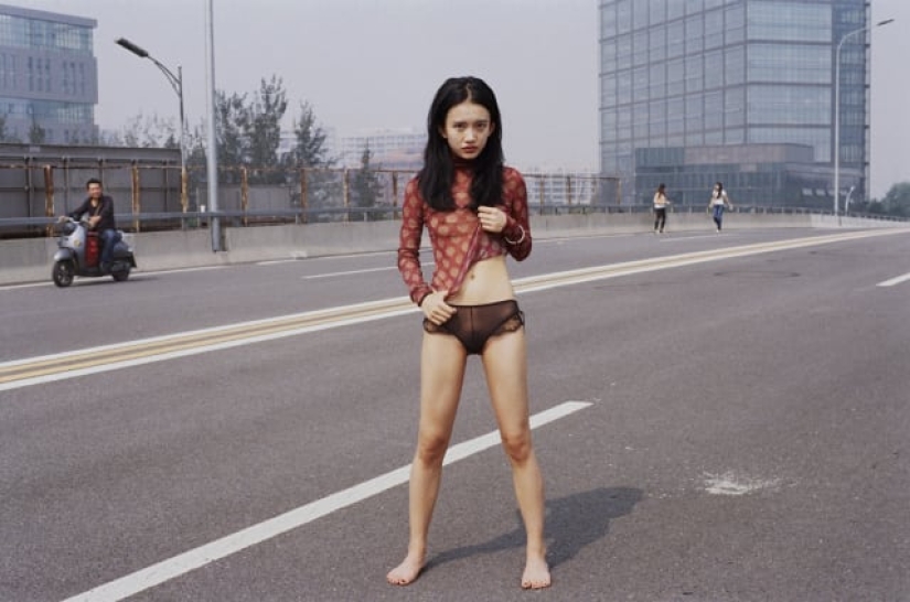 Feminidad libre de estereotipos: retratos fotográficos sensuales de Luo Yang Feminidad libre de estereotipos: retratos fotográficos sensuales de Luo Yang