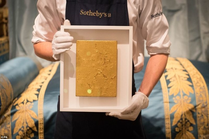 Ferraris dorados, violín e incluso el trono de Napoleón: los lotes principales de la subasta "Midas Touch" de Sotheby's