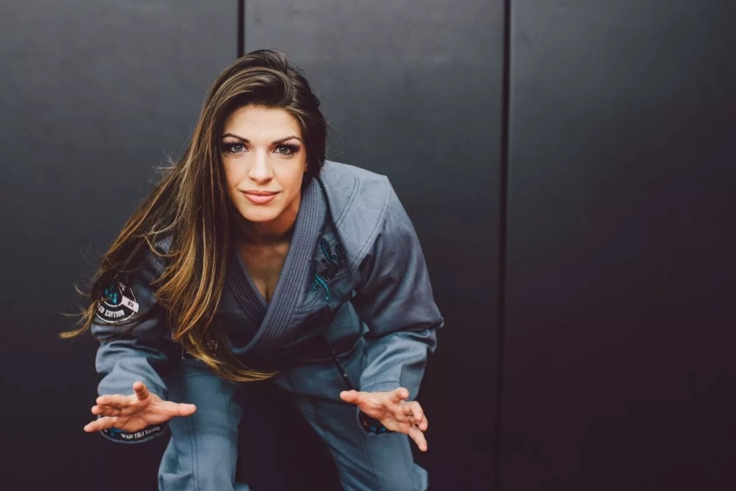 Fighting mom: due to the pregnancy of a UFC fighter, 20 thousand people unsubscribed from her in a matter of minutes