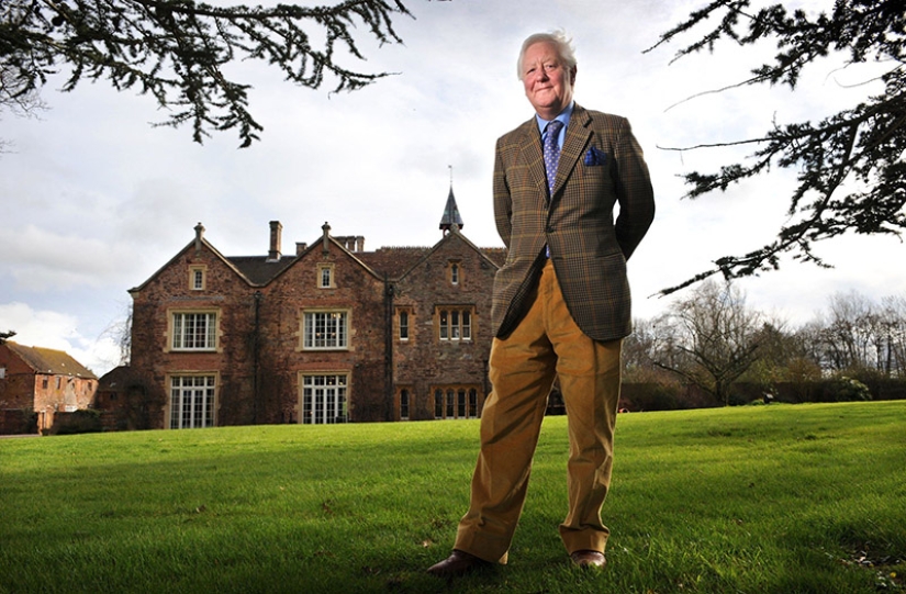 "Find me a wife!": 72-year-old aristocrat and multimillionaire from Britain in search of the mother of his future children