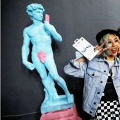 Former Comedy Club resident opened a selfie museum in the USA