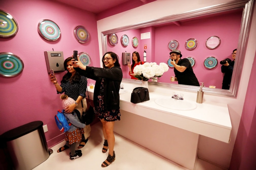 Former Comedy Club resident opened a selfie museum in the USA