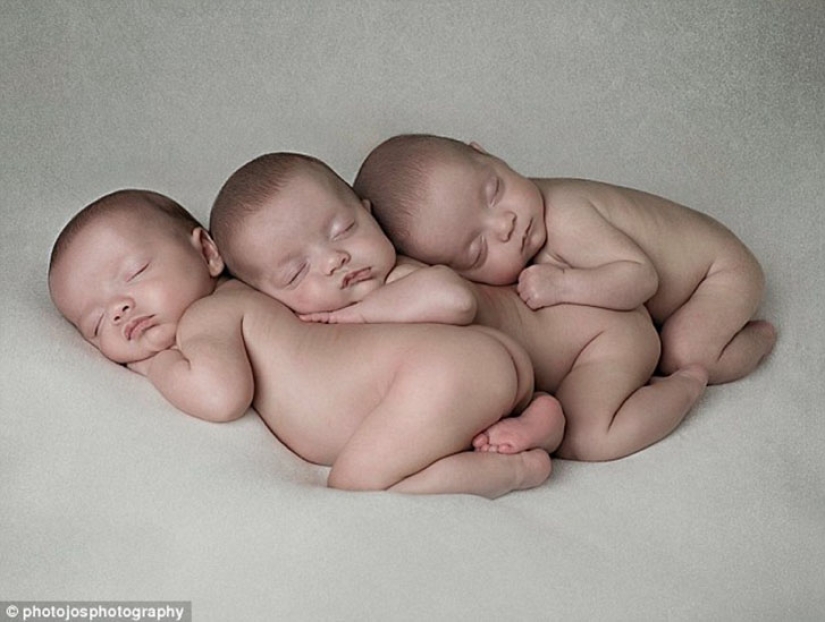 Fotocopia genética: trillizos británicos que se distinguen solo por su propia madre