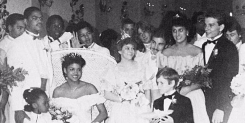 Fotos extrañas y un poco divertidas de estrellas de la graduación de la escuela Fotos extrañas y un poco divertidas de estrellas de la graduación de la escuela