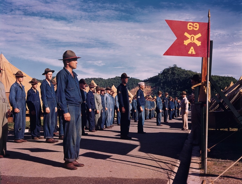 Fotos únicas de la década de 1940 en códigos de colores. Fotos únicas de la década de 1940 en códigos de colores.
