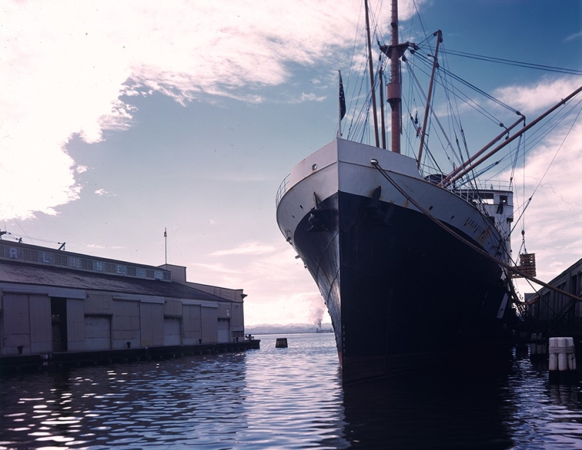 Fotos únicas de la década de 1940 en códigos de colores. Fotos únicas de la década de 1940 en códigos de colores.