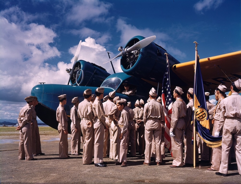 Fotos únicas de la década de 1940 en códigos de colores. Fotos únicas de la década de 1940 en códigos de colores.