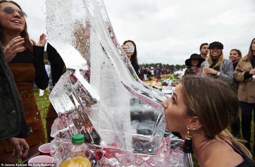 Frenesí de borrachos, libertinaje y escaramuzas sangrientas: cómo se divierten los estadounidenses en las carreras de caridad