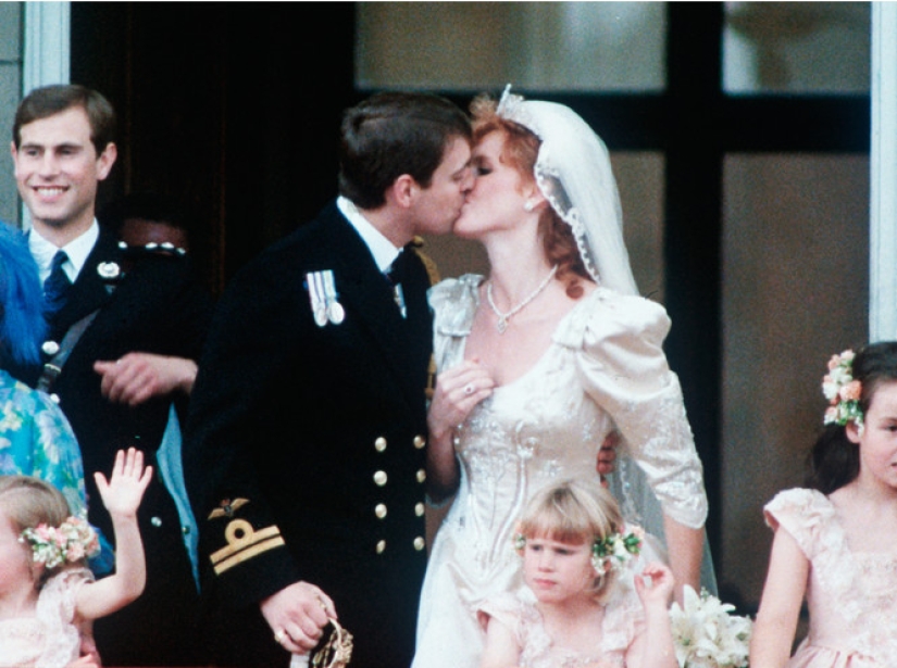 Friendship with exes is a new trend in Hollywood. Who of the celebrities communicates with their "ex"? Friendship with exes is a new trend in Hollywood. Who of the celebrities communicates with their "ex"?