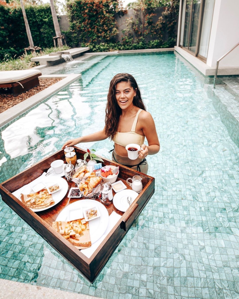 From outcast to YouTube star: a girl who was despised at school has built a brilliant career in social networks