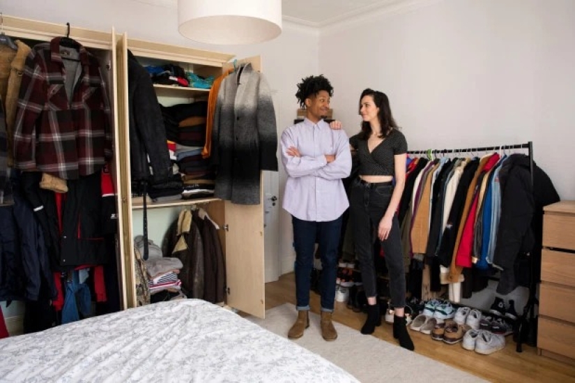 From the needle: men who would rather buy themselves a new shirt than take their beloved on a date From the needle: men who would rather buy themselves a new shirt than take their beloved on a date