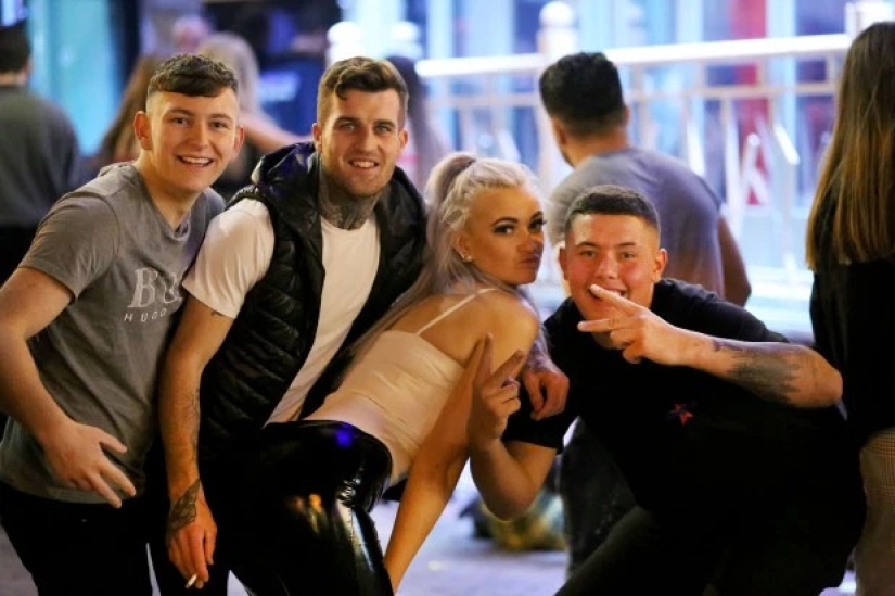 Fuegos artificiales de Año Nuevo: el brillante final de un atracón festivo en el Reino Unido Fuegos artificiales de Año Nuevo: el brillante final de un atracón festivo en el Reino Unido