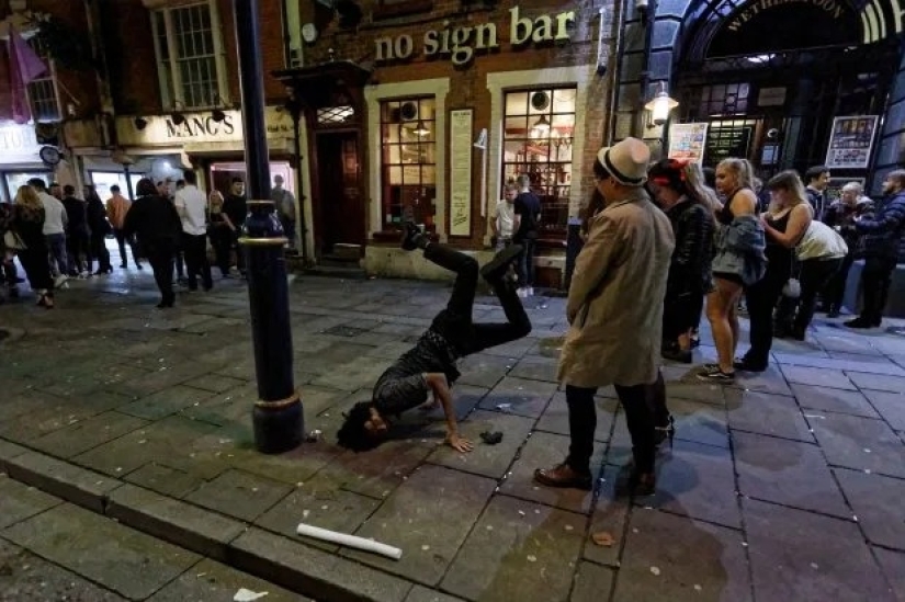 Fuegos artificiales de Año Nuevo: el brillante final de un atracón festivo en el Reino Unido Fuegos artificiales de Año Nuevo: el brillante final de un atracón festivo en el Reino Unido