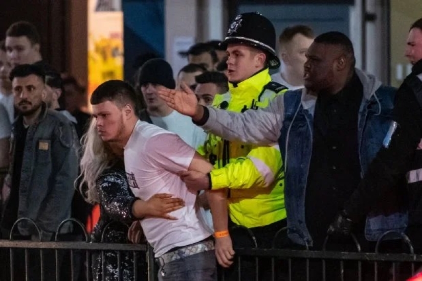 Fuegos artificiales de Año Nuevo: el brillante final de un atracón festivo en el Reino Unido Fuegos artificiales de Año Nuevo: el brillante final de un atracón festivo en el Reino Unido