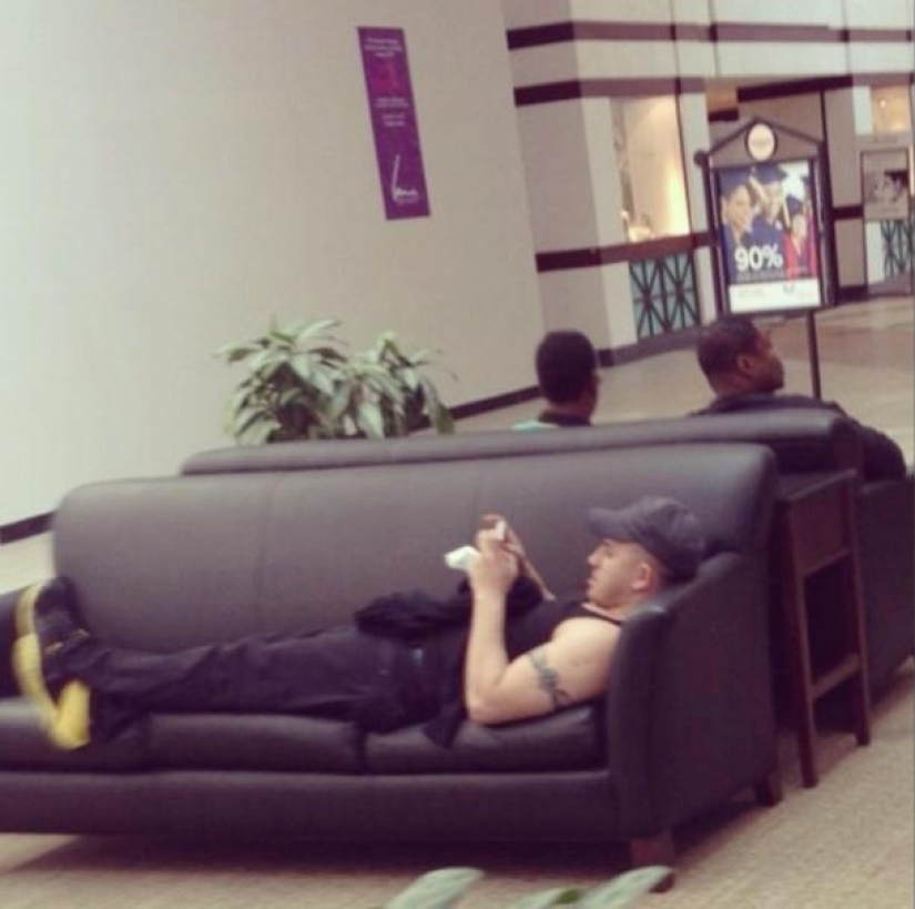 Funny shots from Instagram "Men in stores"