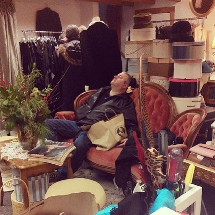 Funny shots from Instagram "Men in stores"