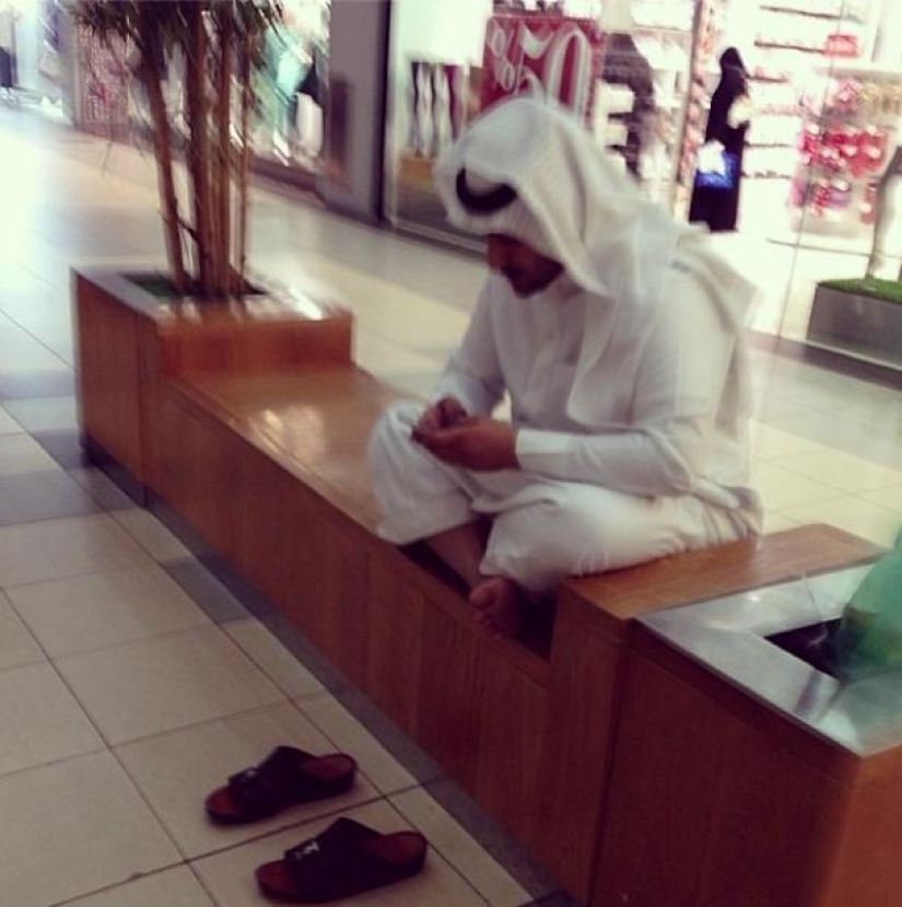 Funny shots from Instagram "Men in stores"