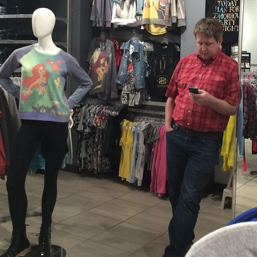 Funny shots from Instagram "Men in stores"